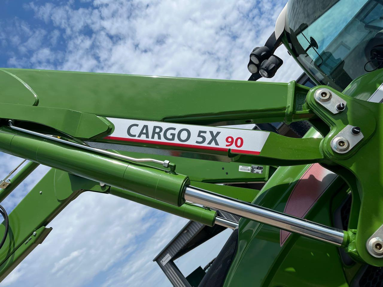 Fendt Cargo 5x90 - Cargador frontal para tractor: foto 1 Fendt Cargo 5x90 - Cargador frontal para tractor: foto 1