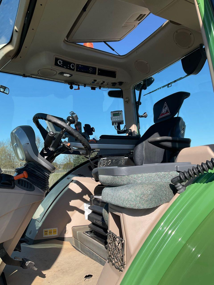 Fendt Vario 714 SCR Profi Plus - Tractor: foto 4 Fendt Vario 714 SCR Profi Plus - Tractor: foto 4