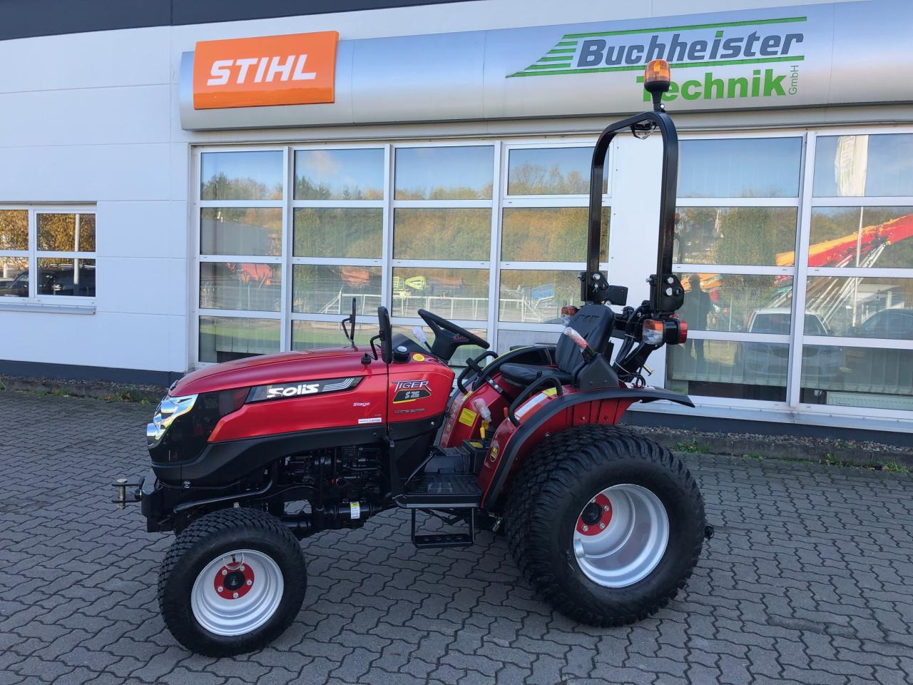 Solis 26 6+2 Tiger - Tractor: foto 1 Solis 26 6+2 Tiger - Tractor: foto 1