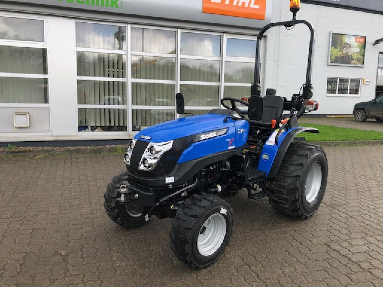 Solis 26+ Seitenschalter - Tractor: foto 1 Solis 26+ Seitenschalter - Tractor: foto 1