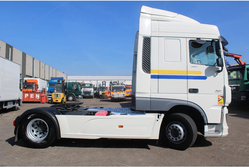 Cabeza tractora DAF XF 106.460 + EURO 6: foto 8