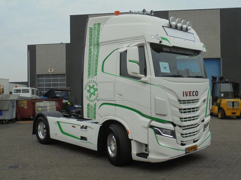 Iveco S-WAY 460+ Euro 6 + LNG + CNG + Retarder - Cabeza tractora: foto 3 Iveco S-WAY 460+ Euro 6 + LNG + CNG + Retarder - Cabeza tractora: foto 3