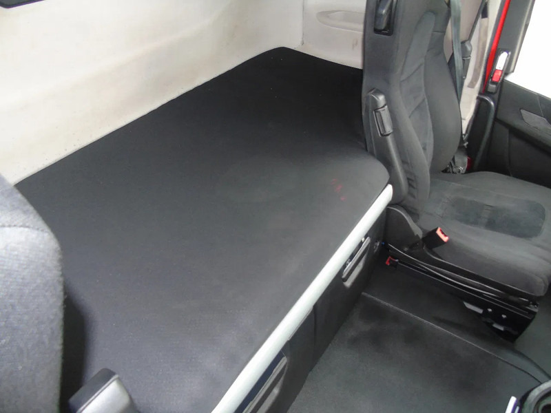 Cabeza tractora Iveco S-WAY 460 + LNG + 10 PIECES IN STOCK: foto 10 Cabeza tractora Iveco S-WAY 460 + LNG + 10 PIECES IN STOCK: foto 10