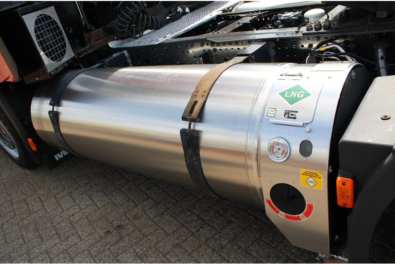 Cabeza tractora Iveco S-WAY 460 + LNG + retarder + euro 6: foto 12