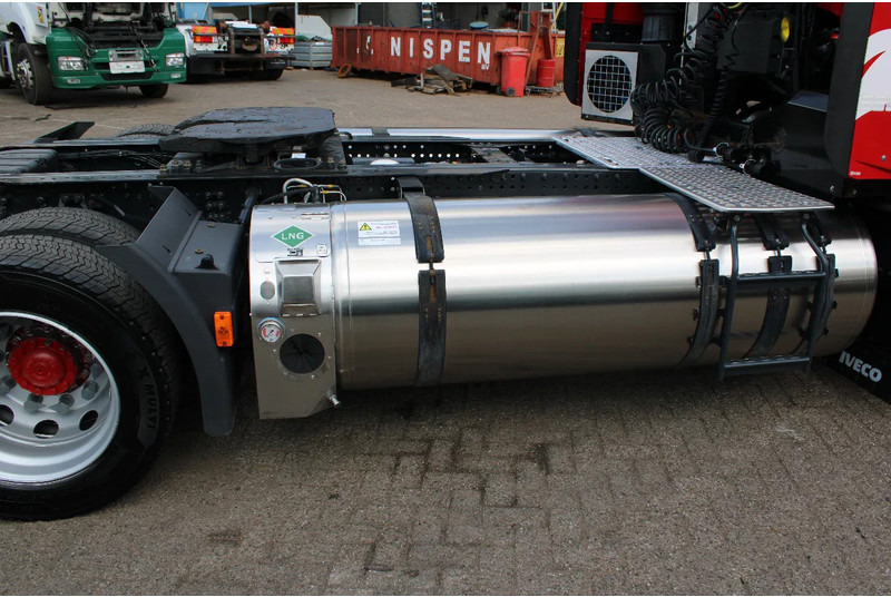 Cabeza tractora Iveco S-WAY 460 + LNG + retarder + euro 6: foto 6