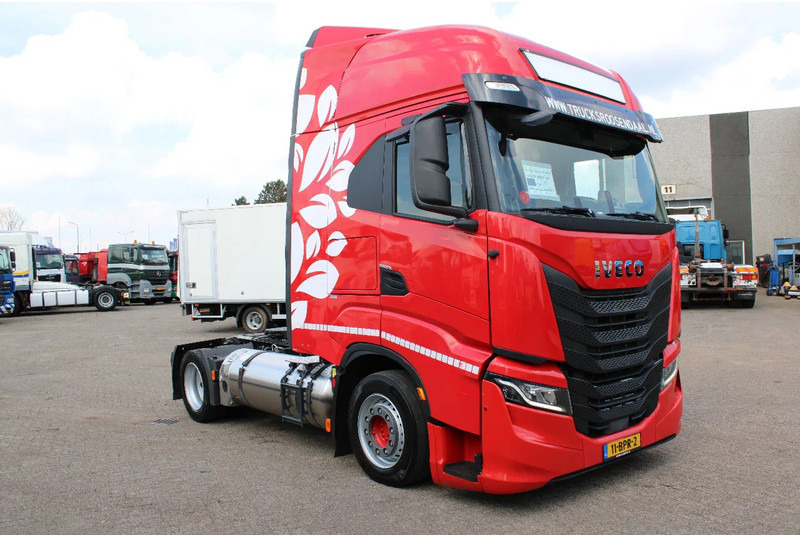 Iveco S-WAY 460 + LNG + retarder + euro 6 - Cabeza tractora: foto 3 Iveco S-WAY 460 + LNG + retarder + euro 6 - Cabeza tractora: foto 3