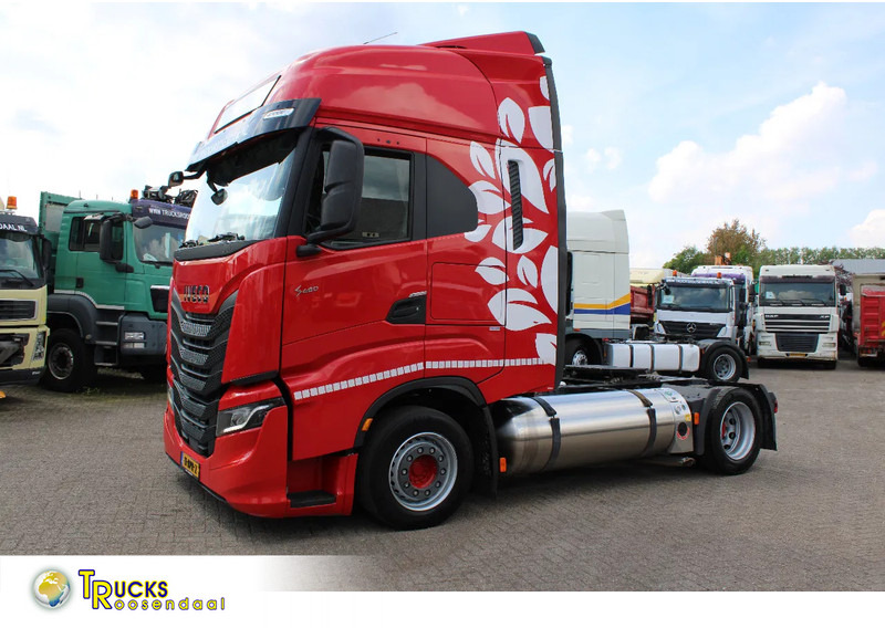 Iveco S-WAY 460 + LNG + retarder + euro 6 - Cabeza tractora: foto 1 Iveco S-WAY 460 + LNG + retarder + euro 6 - Cabeza tractora: foto 1