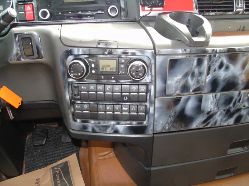 Cabeza tractora MAN TGX 18.440 + EURO 5 + FULL OPTION: foto 14