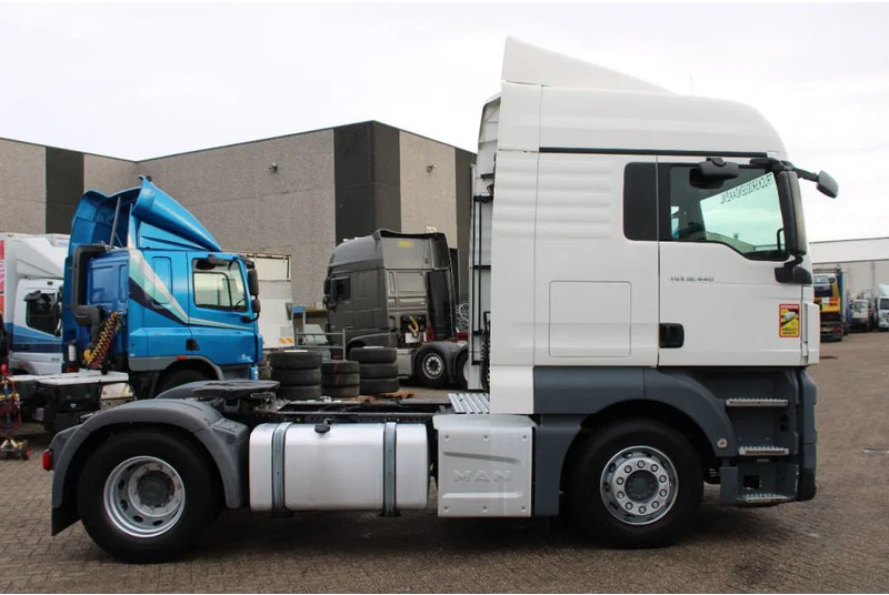 MAN TGX 18.440 + EURO 6 + manual + VERY NICE - Cabeza tractora: foto 4 MAN TGX 18.440 + EURO 6 + manual + VERY NICE - Cabeza tractora: foto 4