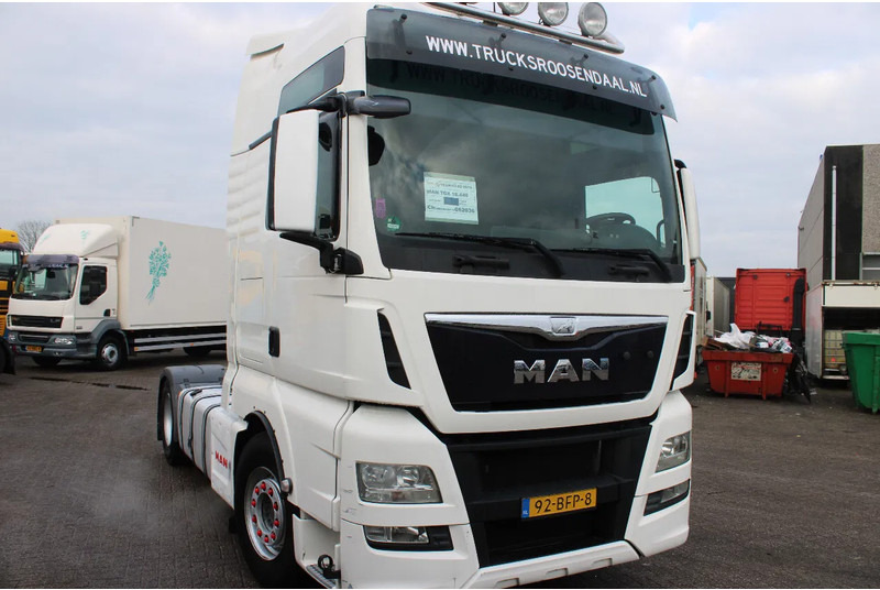 MAN TGX 18.440 + euro 6 + double tank + spoiler - Cabeza tractora: foto 3 MAN TGX 18.440 + euro 6 + double tank + spoiler - Cabeza tractora: foto 3