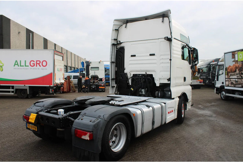 MAN TGX 18.440 + euro 6 + double tank + spoiler - Cabeza tractora: foto 5 MAN TGX 18.440 + euro 6 + double tank + spoiler - Cabeza tractora: foto 5