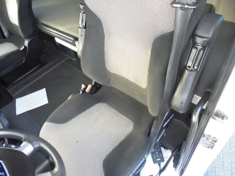 MAN TGX 18.460 Euro 6 + Retarder - Cabeza tractora: foto 4 MAN TGX 18.460 Euro 6 + Retarder - Cabeza tractora: foto 4