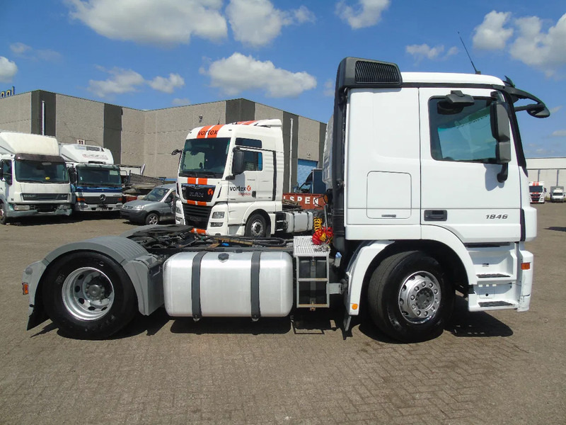 Mercedes-Benz Actros 1846 + RETARDER + EURO 5 + MP3 + 2 PEDALS + PTO - Cabeza tractora: foto 4 Mercedes-Benz Actros 1846 + RETARDER + EURO 5 + MP3 + 2 PEDALS + PTO - Cabeza tractora: foto 4