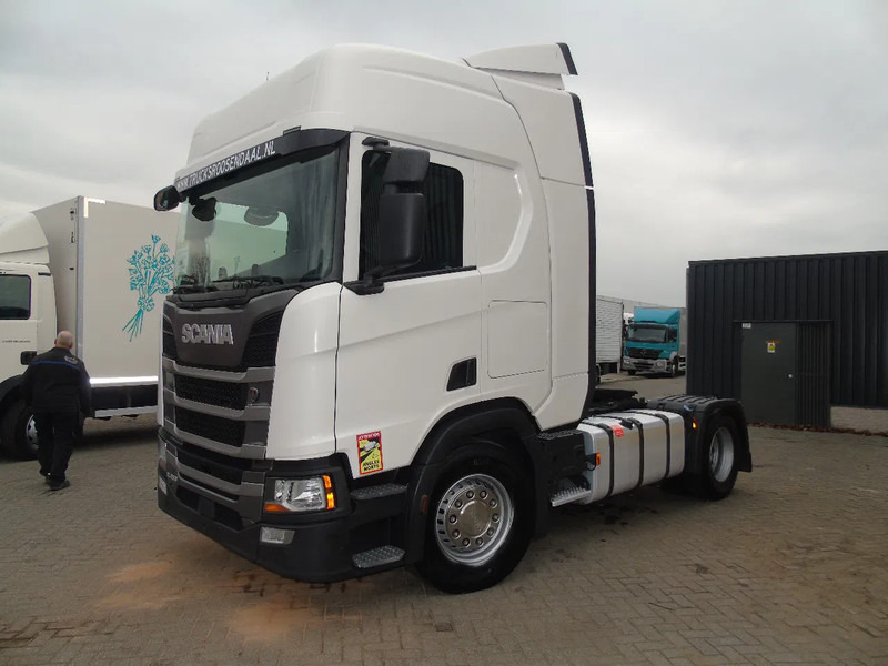 Scania R 450 +RETARDER+ 4X IN STOCK + EURO 6 - Cabeza tractora: foto 3 Scania R 450 +RETARDER+ 4X IN STOCK + EURO 6 - Cabeza tractora: foto 3