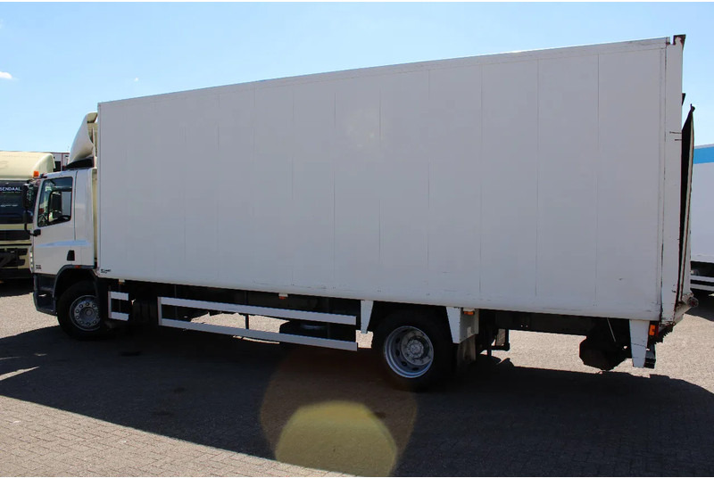 DAF CF 75.250 + LIFT - Camión caja cerrada: foto 4 DAF CF 75.250 + LIFT - Camión caja cerrada: foto 4