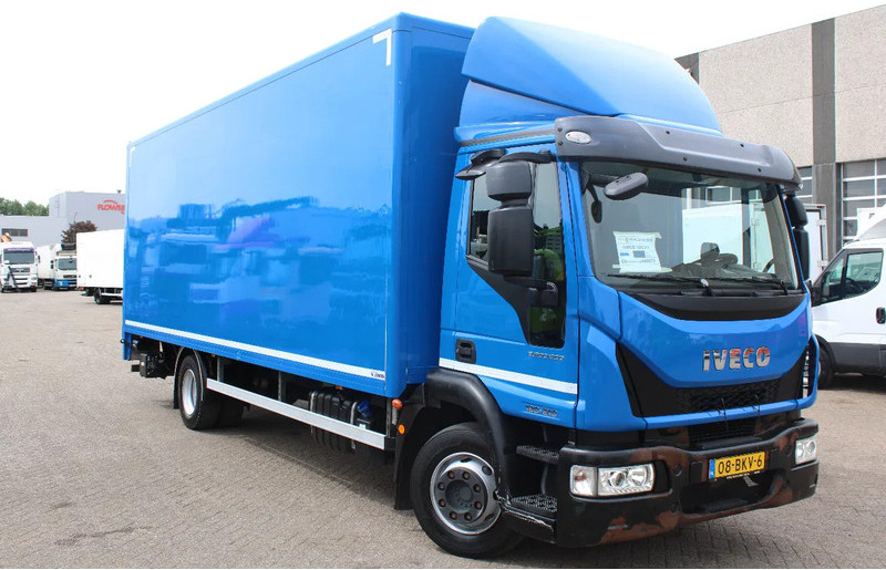 Iveco Eurocargo 120E18 + LIFT + EURO 6 + 10 PIECES IN STOCK - Camión caja cerrada: foto 2 Iveco Eurocargo 120E18 + LIFT + EURO 6 + 10 PIECES IN STOCK - Camión caja cerrada: foto 2