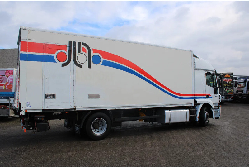Iveco Stralis 310 + EURO 5 + LIFT + 19 T - Camión caja cerrada: foto 4 Iveco Stralis 310 + EURO 5 + LIFT + 19 T - Camión caja cerrada: foto 4