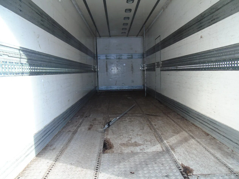 Iveco Stralis 430 + 6X2 + LIFT - Camión caja cerrada: foto 5 Iveco Stralis 430 + 6X2 + LIFT - Camión caja cerrada: foto 5