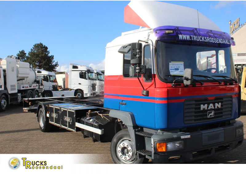 MAN 15 .224 + MANUAL + EURO 2 - Camión chasis: foto 1 MAN 15 .224 + MANUAL + EURO 2 - Camión chasis: foto 1