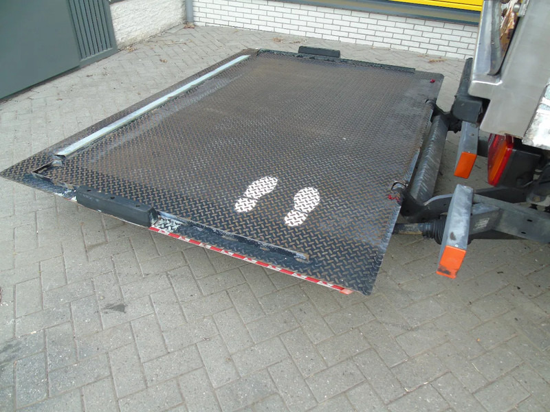 Camión caja cerrada MAN TGM 12.250 + EURO 6 + LIFT: foto 11