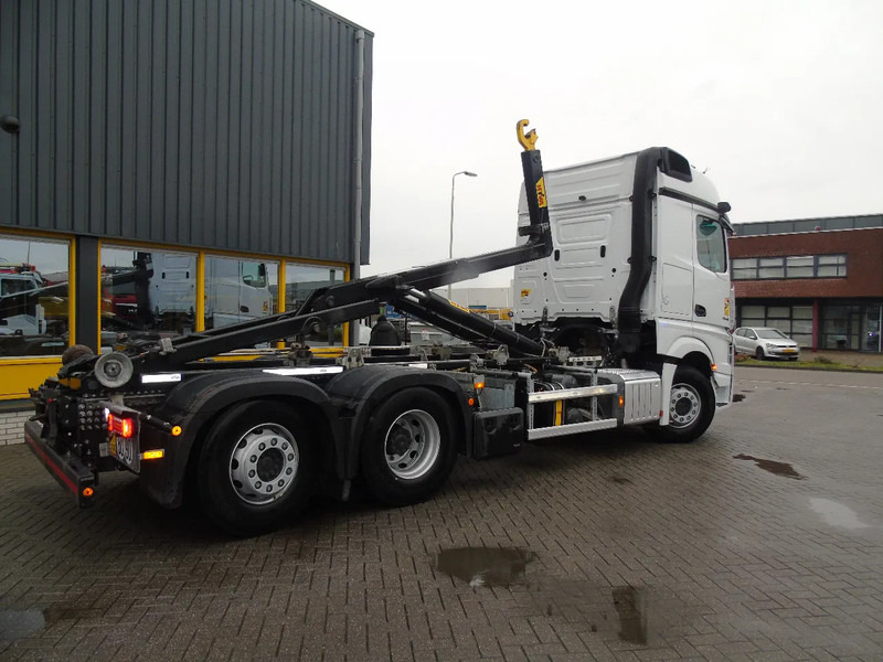 Mercedes-Benz Actros 2548 + 6x2 + RETARDER + 132.000km + 20TON HOOK HYVA - Camión multibasculante: foto 3 Mercedes-Benz Actros 2548 + 6x2 + RETARDER + 132.000km + 20TON HOOK HYVA - Camión multibasculante: foto 3