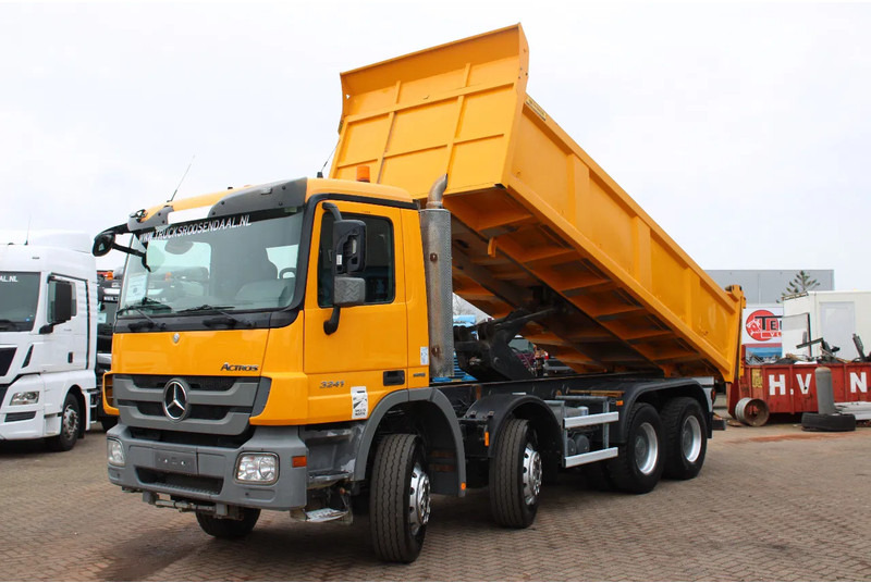 Mercedes-Benz Actros 3241 8x4 + SPRING SPRING BLATT + EURO 5 - Camión volquete: foto 2 Mercedes-Benz Actros 3241 8x4 + SPRING SPRING BLATT + EURO 5 - Camión volquete: foto 2