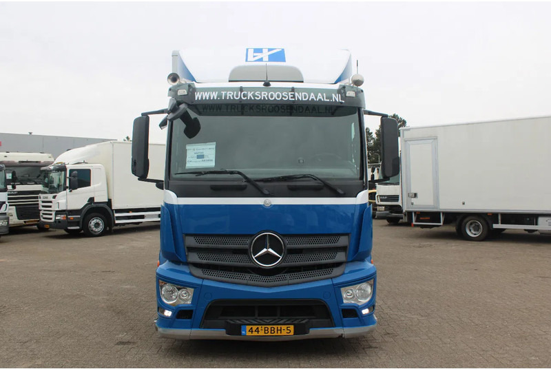 Mercedes-Benz Antos 360 + euro 6 + lift - Camión caja cerrada: foto 2 Mercedes-Benz Antos 360 + euro 6 + lift - Camión caja cerrada: foto 2