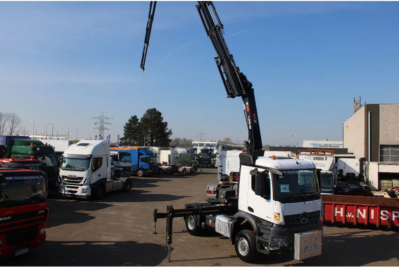 Mercedes-Benz Arocs 2051 + 4X4 + HIAB 302 E6 / JIB 70 X 4 + 10 EXTENTSIONS / NEW!! - Camión grúa: foto 3 Mercedes-Benz Arocs 2051 + 4X4 + HIAB 302 E6 / JIB 70 X 4 + 10 EXTENTSIONS / NEW!! - Camión grúa: foto 3