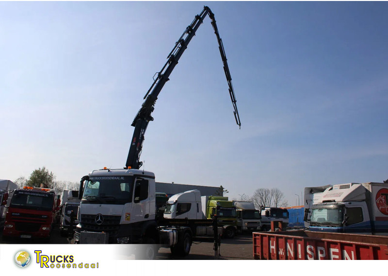 Mercedes-Benz Arocs 2051 + 4X4 + HIAB 302 E6 / JIB 70 X 4 + 10 EXTENTSIONS / NEW!! - Camión grúa: foto 1 Mercedes-Benz Arocs 2051 + 4X4 + HIAB 302 E6 / JIB 70 X 4 + 10 EXTENTSIONS / NEW!! - Camión grúa: foto 1