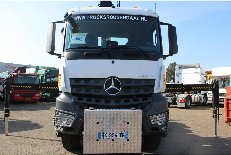 Mercedes-Benz Arocs 2051 + 4X4 + HIAB 302 E6 / JIB 70 X 4 + 10 EXTENTSIONS / NEW!! - Camión grúa: foto 5 Mercedes-Benz Arocs 2051 + 4X4 + HIAB 302 E6 / JIB 70 X 4 + 10 EXTENTSIONS / NEW!! - Camión grúa: foto 5