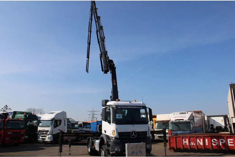 Mercedes-Benz Arocs 2051 + 4X4 + HIAB 302 E6 / JIB 70 X 4 + 10 EXTENTSIONS / NEW!! - Camión grúa: foto 4 Mercedes-Benz Arocs 2051 + 4X4 + HIAB 302 E6 / JIB 70 X 4 + 10 EXTENTSIONS / NEW!! - Camión grúa: foto 4