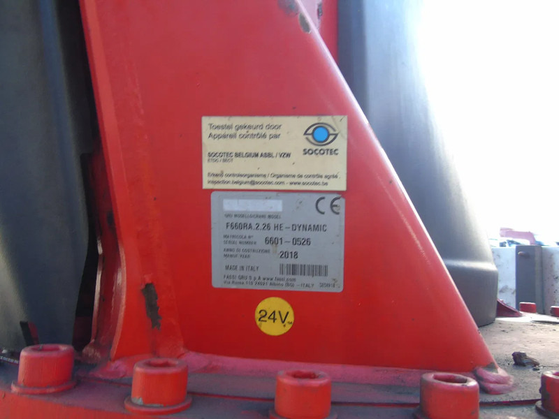 Mercedes-Benz Arocs 3251 + FASSI 660RA .26.HE 6x Extensions + 4x JIB + 8x4 + remote - Camión grúa: foto 5 Mercedes-Benz Arocs 3251 + FASSI 660RA .26.HE 6x Extensions + 4x JIB + 8x4 + remote - Camión grúa: foto 5