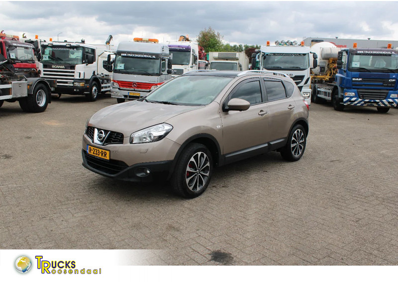 Nissan QASHQAI 2.0 AUTOMATIC / CAMERA - Coche: foto 1 Nissan QASHQAI 2.0 AUTOMATIC / CAMERA - Coche: foto 1