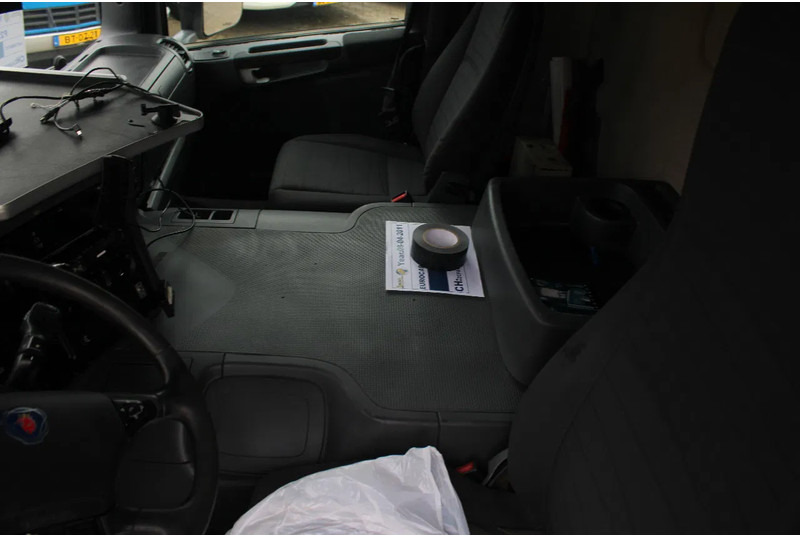 Camión caja cerrada Scania P230 + LIFT + EURO 5: foto 16