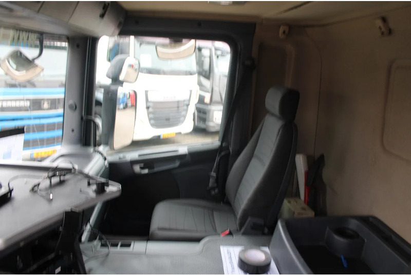Camión caja cerrada Scania P230 + LIFT + EURO 5: foto 17