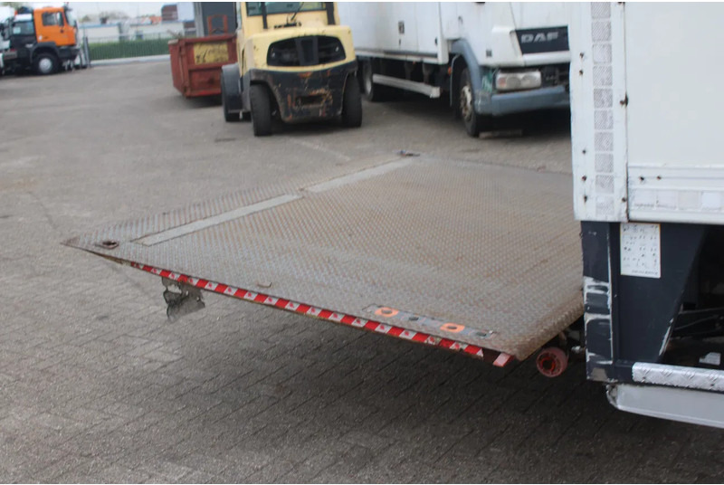 Camión caja cerrada Scania P230 + LIFT + EURO 5: foto 6