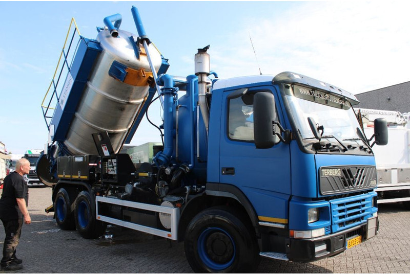 Terberg FM 1450 WITTIG VACUM SYSTEM + TIPPER + FULLY WORKING + EURO 2 + ADR + 11,34m3 - Limpieza de alcantarillado: foto 2 Terberg FM 1450 WITTIG VACUM SYSTEM + TIPPER + FULLY WORKING + EURO 2 + ADR + 11,34m3 - Limpieza de alcantarillado: foto 2