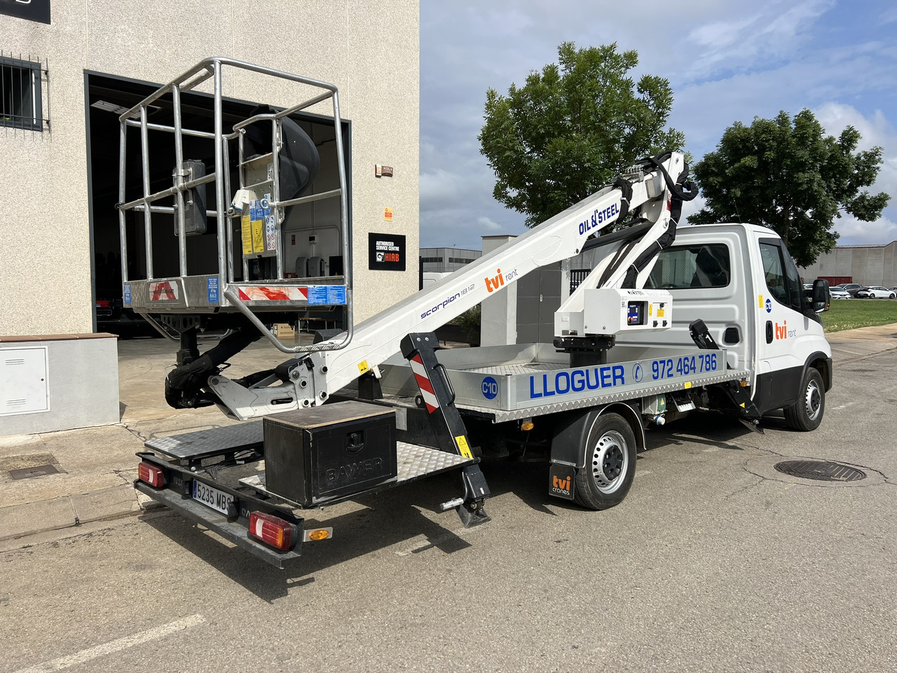 Iveco Daily + Oil&Steel Scorpion 1812 Smart Iveco Daily + Oil&Steel Scorpion 1812 Smart - Camión con plataforma elevadora: foto 4 Iveco Daily + Oil&Steel Scorpion 1812 Smart Iveco Daily + Oil&Steel Scorpion 1812 Smart - Camión con plataforma elevadora: foto 4