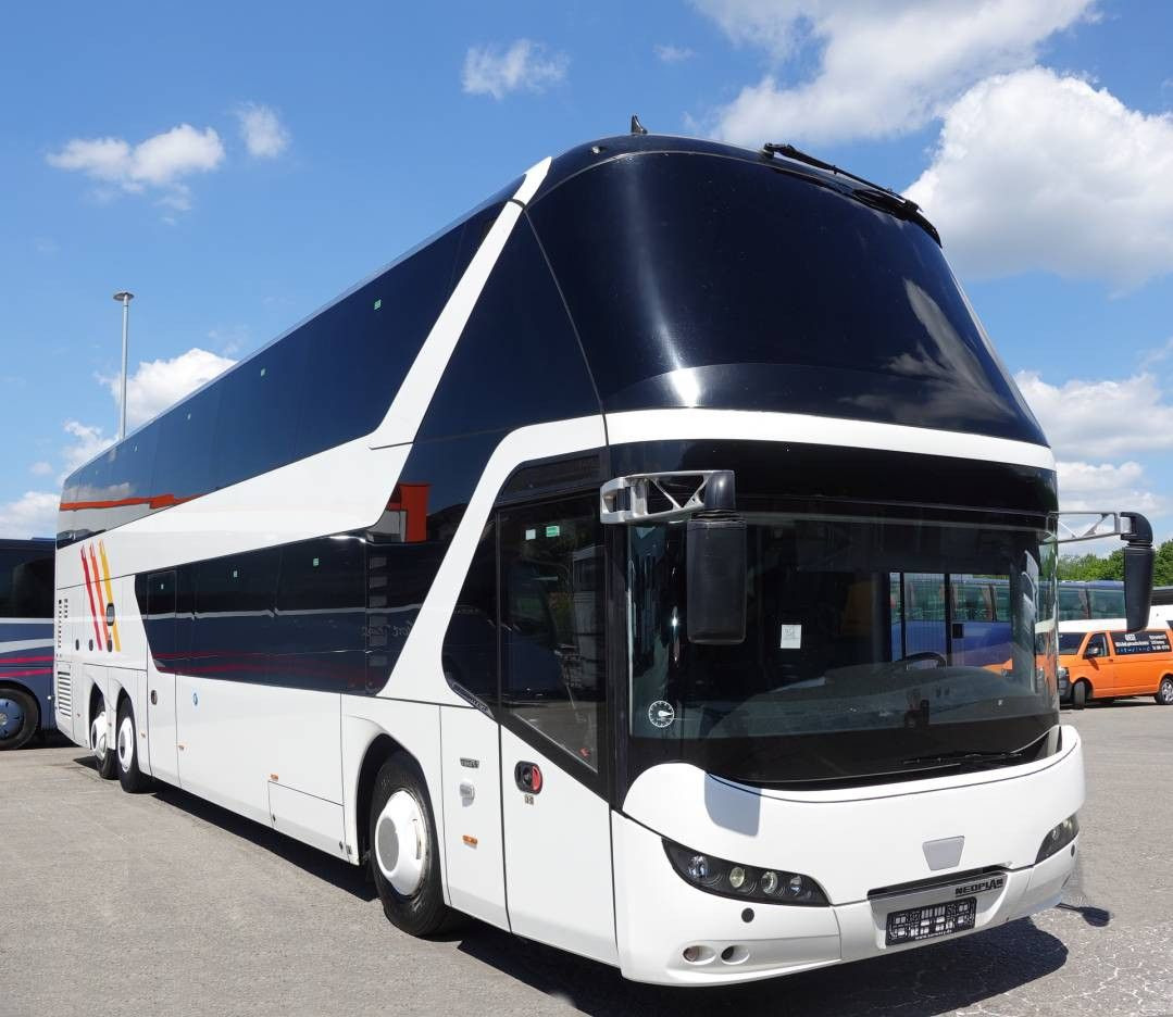 Neoplan Skyliner L *P06*79-Sitze*Setra*531*Astromega* - Autobús de dos pisos: foto 1 Neoplan Skyliner L *P06*79-Sitze*Setra*531*Astromega* - Autobús de dos pisos: foto 1