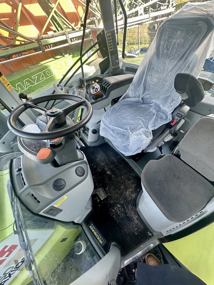 Tractor CLAAS Axion 850: foto 16