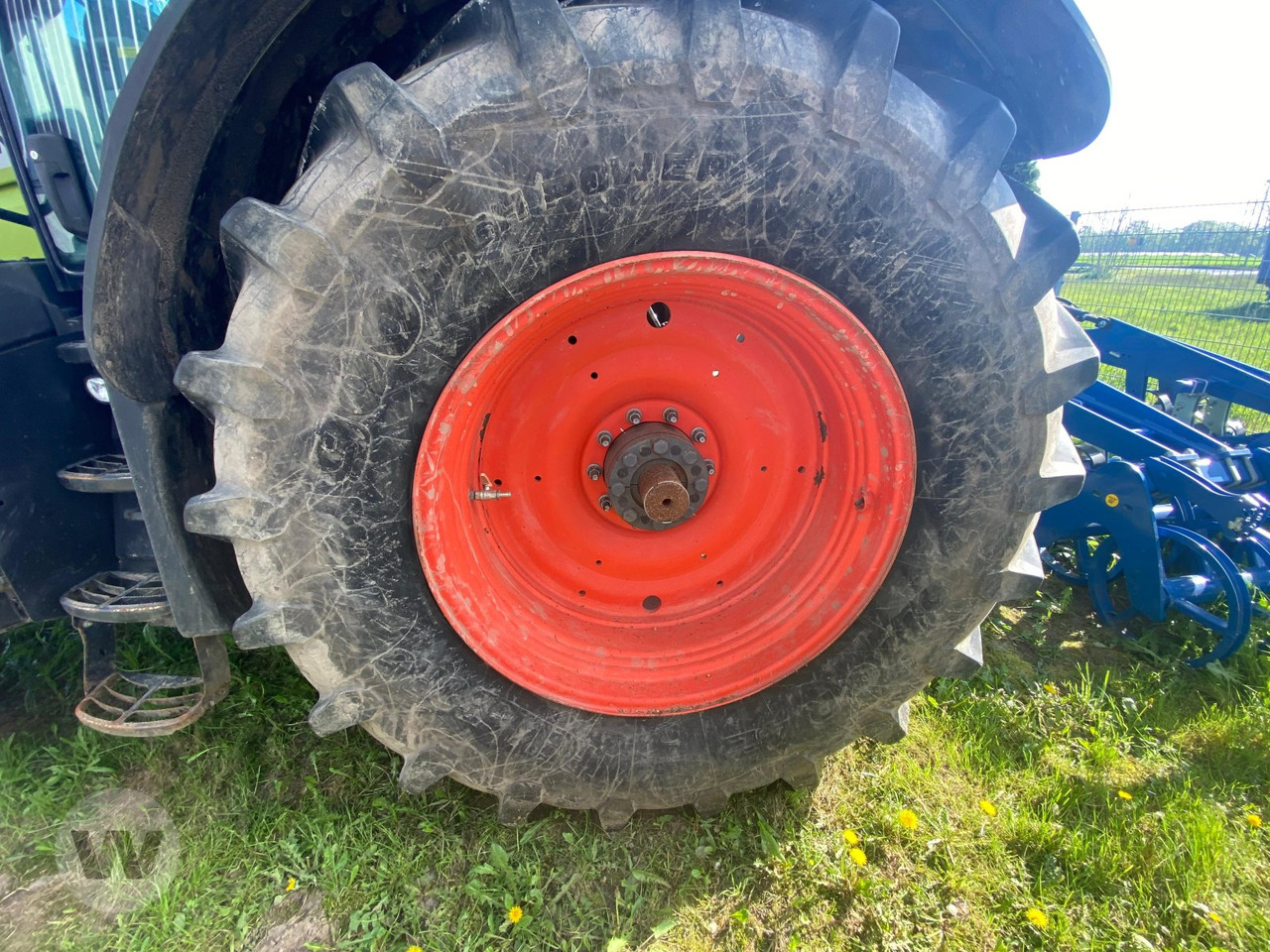 Tractor CLAAS Axion 850: foto 8