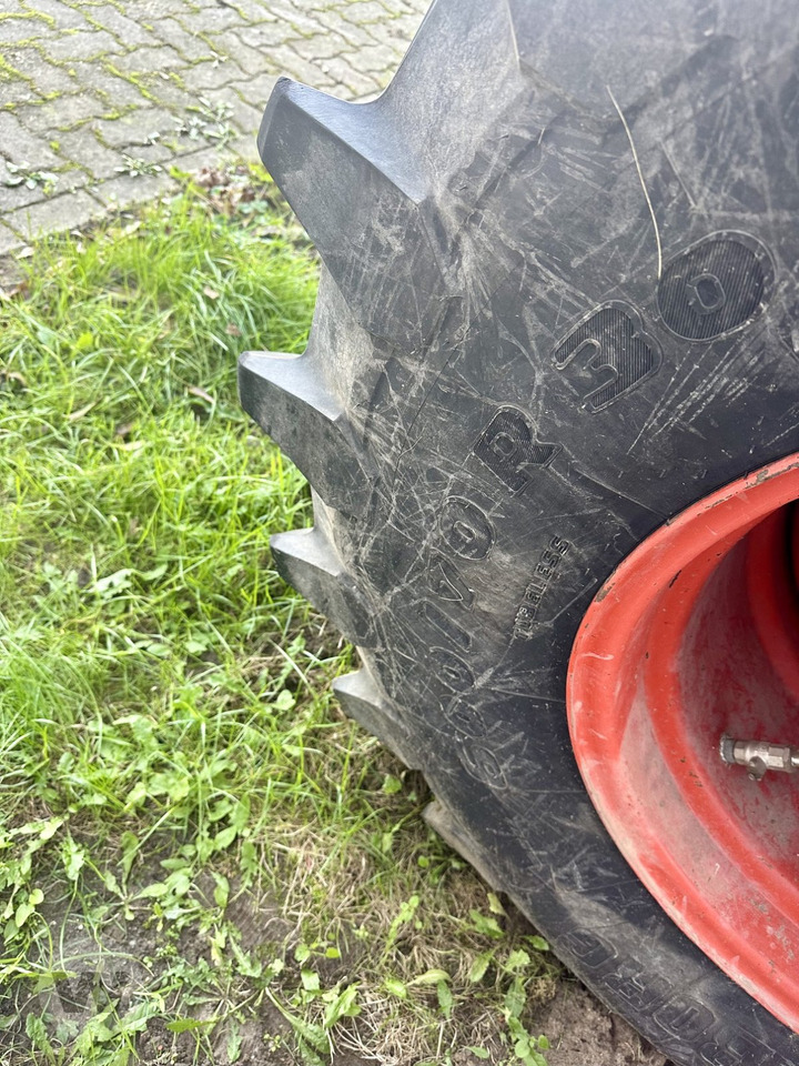 Tractor CLAAS Axion 850: foto 19