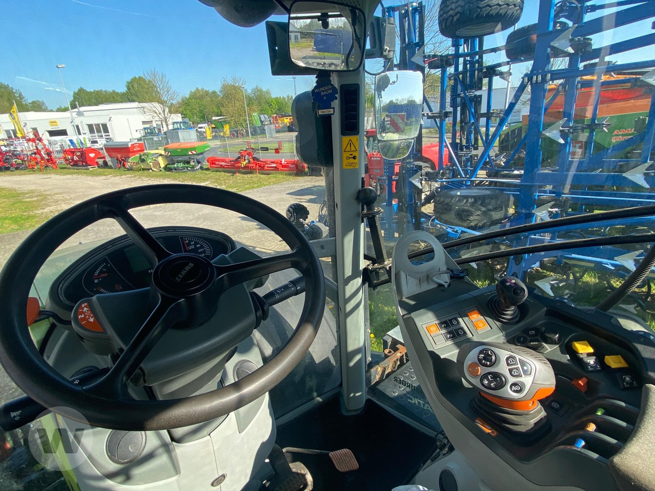 Tractor CLAAS Axion 850: foto 13