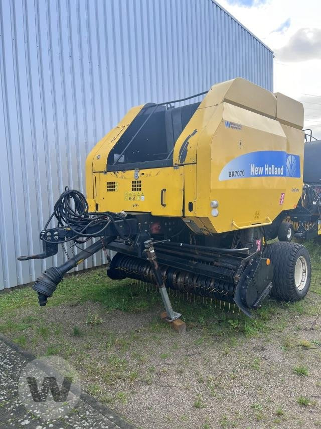 New Holland BR 7070 - Rotoempacadora: foto 1 New Holland BR 7070 - Rotoempacadora: foto 1