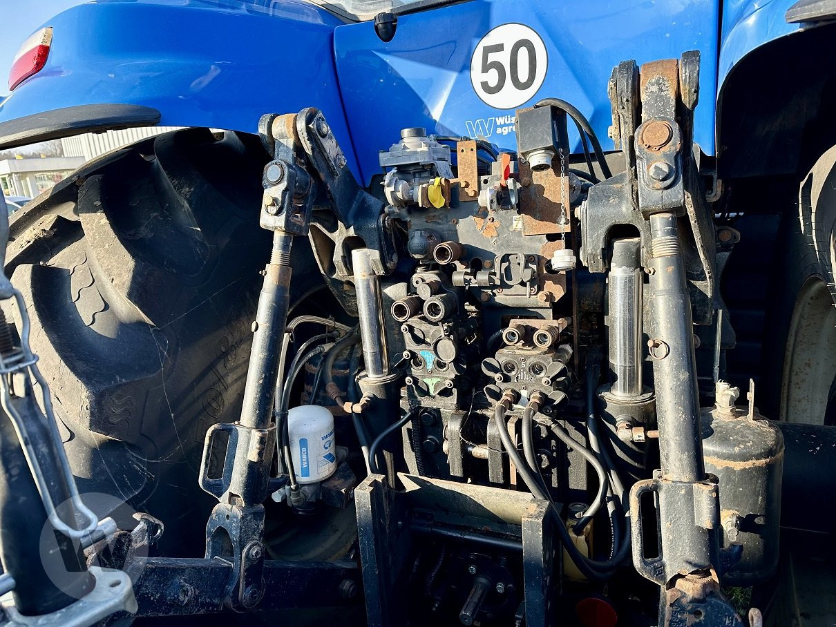 Tractor New Holland T 8.360: foto 10 Tractor New Holland T 8.360: foto 10