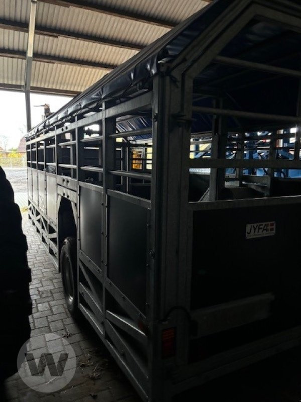 Transportwagen 6 m - Remolque transporte de ganado: foto 2 Transportwagen 6 m - Remolque transporte de ganado: foto 2