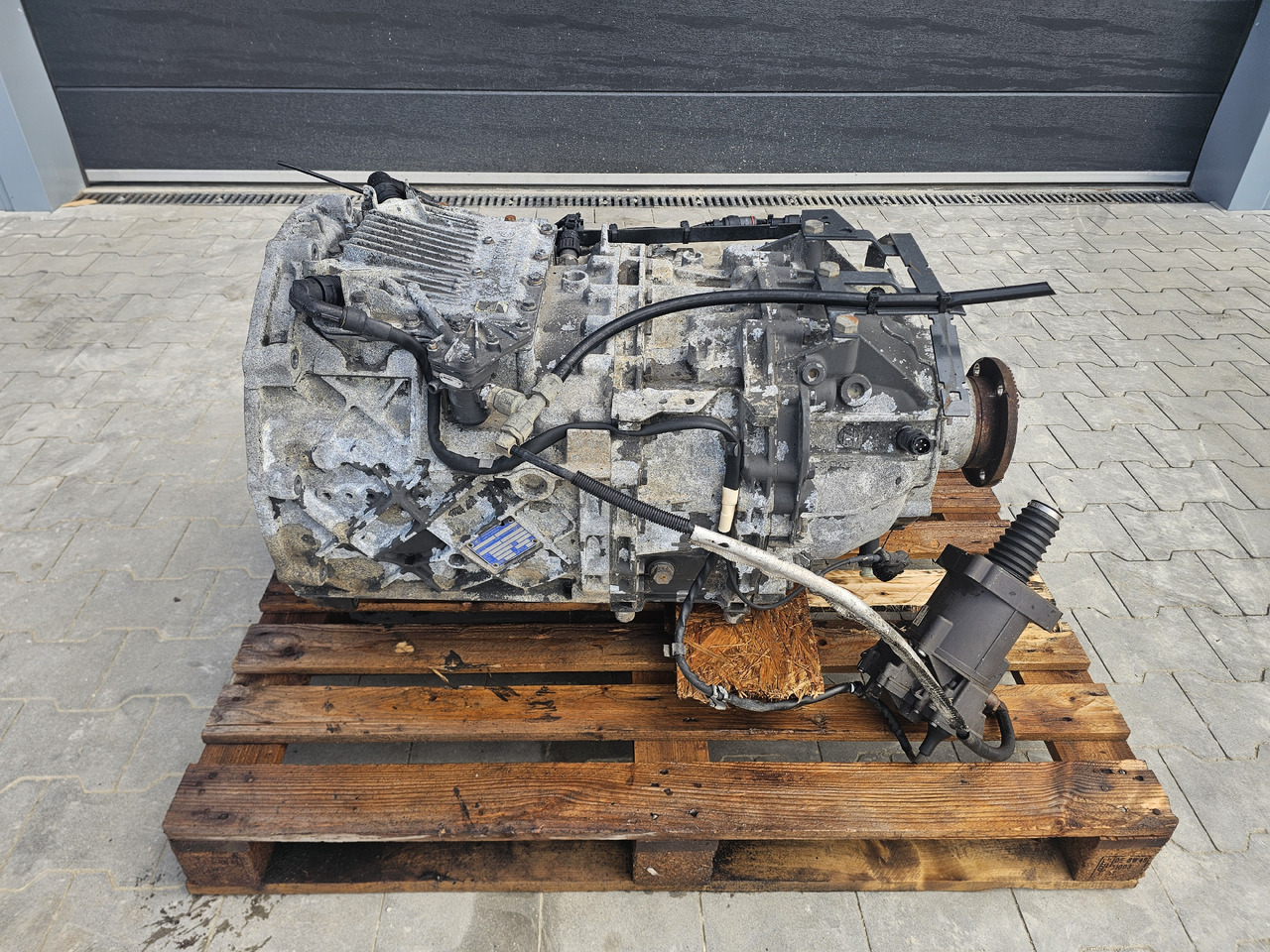 DAF XF 105 GEARBOX / 12AS2330 TD / COMPLETE / WORLDWIDE DELIVERY - Caja de cambios: foto 1 DAF XF 105 GEARBOX / 12AS2330 TD / COMPLETE / WORLDWIDE DELIVERY - Caja de cambios: foto 1