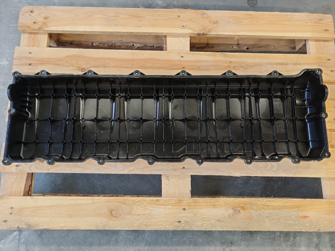 MAN TGX TGS EURO 6 / D2676 / ENGINE COVER / 51034016033 - Motor y piezas: foto 3 MAN TGX TGS EURO 6 / D2676 / ENGINE COVER / 51034016033 - Motor y piezas: foto 3