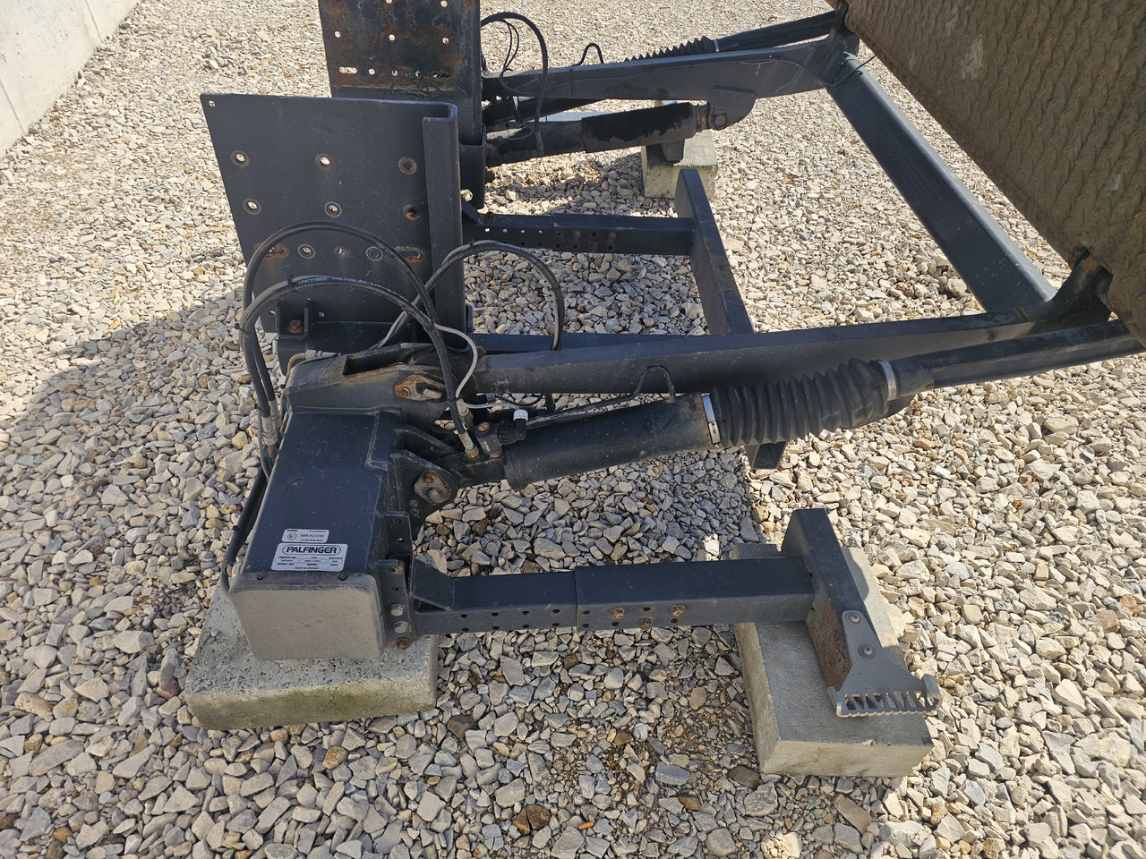 Trampilla elevadora PALFINGER MBB C 2000 L / 2020 / 2000KG: foto 7