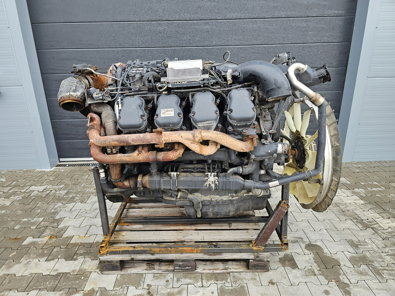 SCANIA R580 / DC16 102 V8 / EURO 6 / COMPLETE ENGINE - Motor: foto 1 SCANIA R580 / DC16 102 V8 / EURO 6 / COMPLETE ENGINE - Motor: foto 1